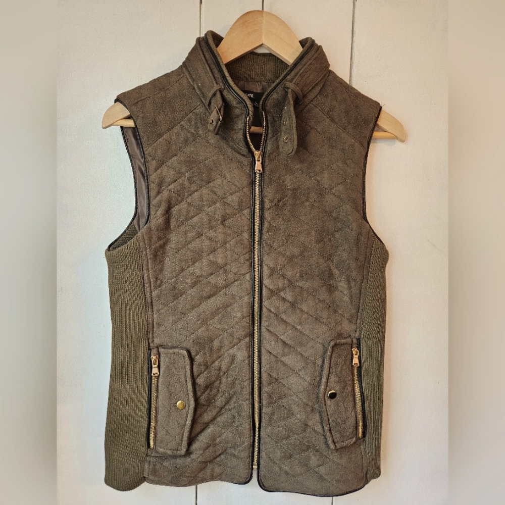 Fate Olive Green Suede Vest Size Large NWOT